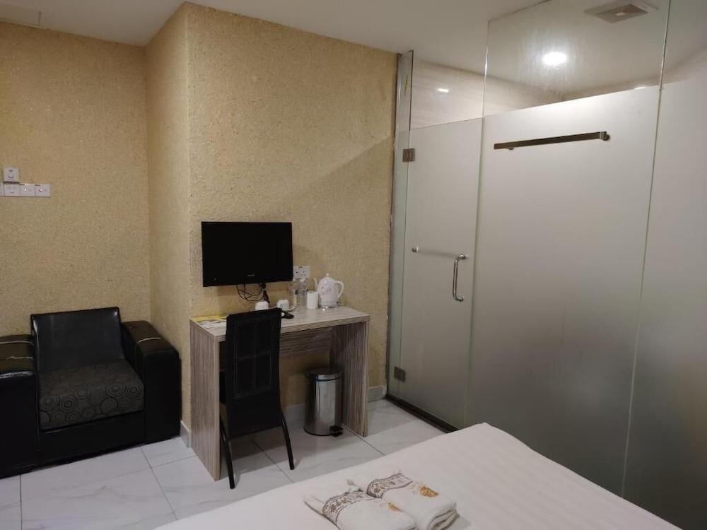 Lbs Hotel Cheras Εξωτερικό φωτογραφία