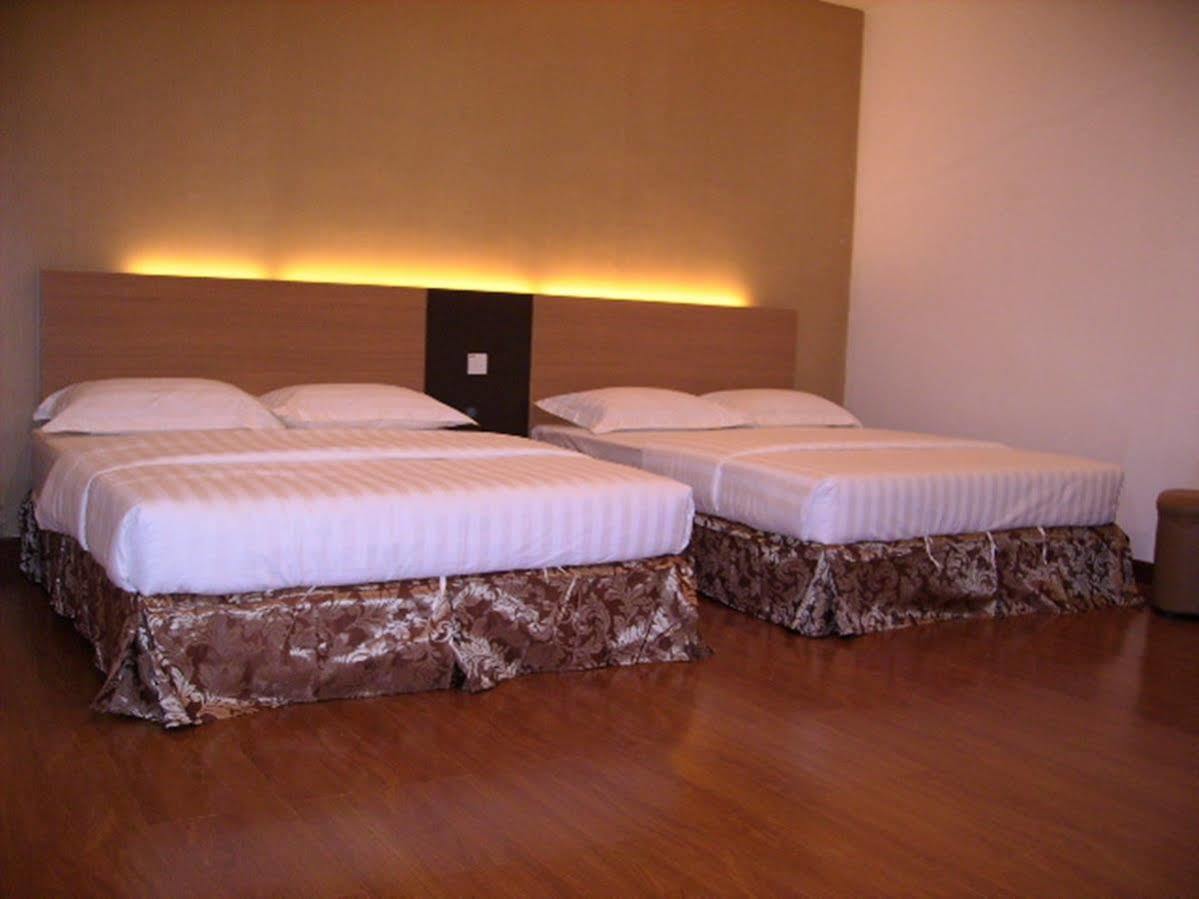 Lbs Hotel Cheras Εξωτερικό φωτογραφία